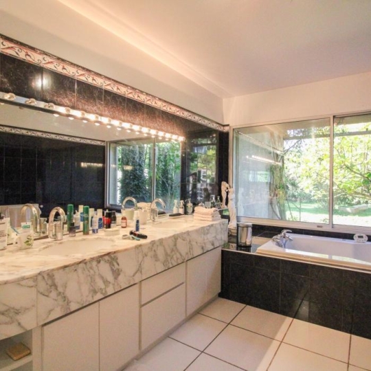  Laurent ALIAGA L'Expert Immobilier : House | NIMES (30900) | 240 m2 | 726 000 € 