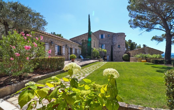 Laurent ALIAGA L'Expert Immobilier : Domain / Estate | GORDES (84220) | 649 m2 | 12 750 000 € 
